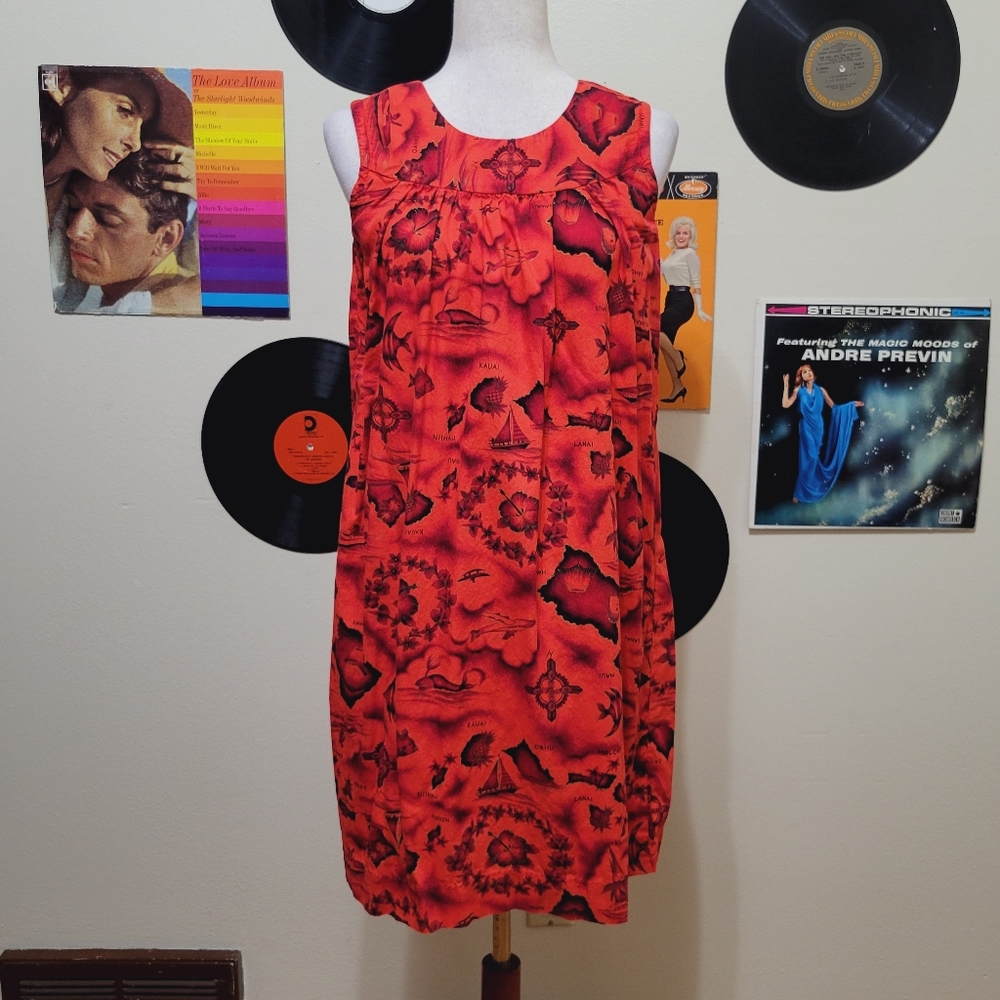 Ui-Maikai | Vintage Red & Black Hawaiian Island Print Dress